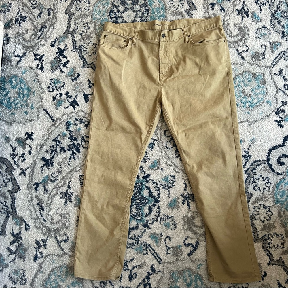 Old Navy Men’s Slim Khaki Pants Size 38x30